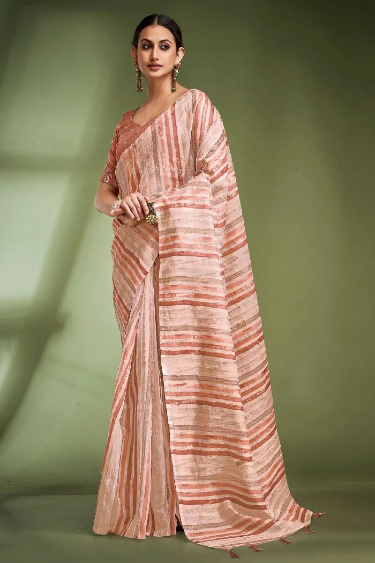 Tissue Based Crushed Wedding Saree with Contrast Hand Work Designer Blouse