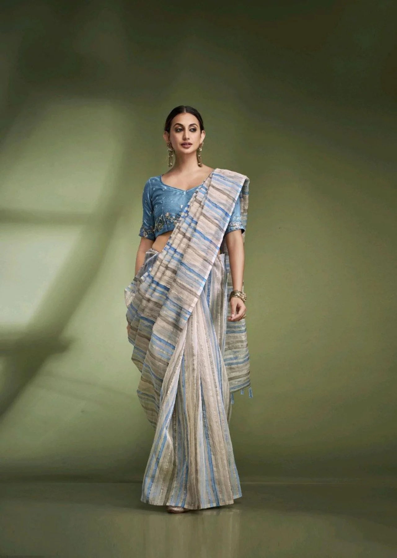 Tissue Based Crushed Wedding Saree with Contrast Hand Work Designer Blouse