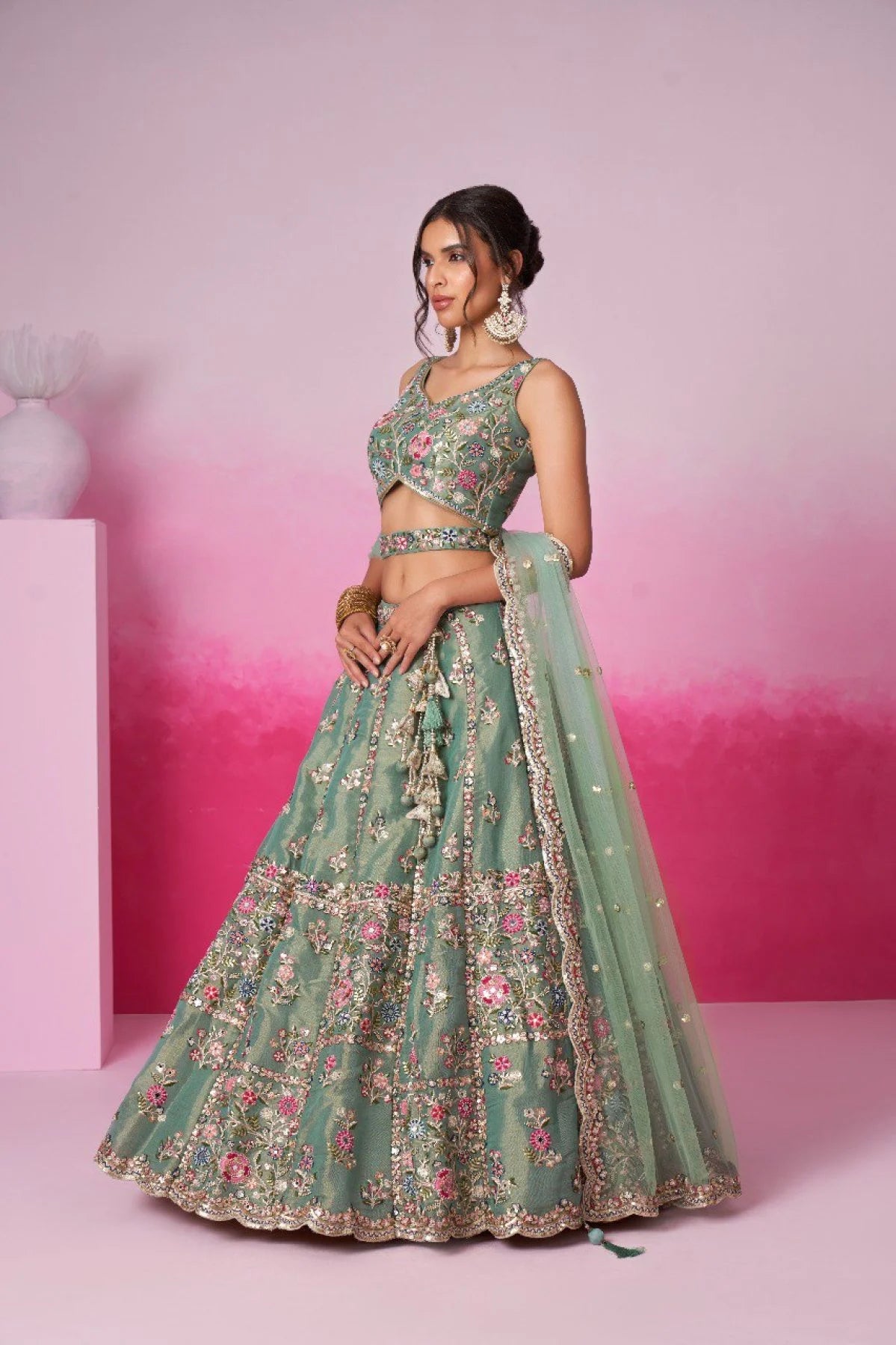 Trendy Pretty Women Bridal Leheng Set Green Color Lehenga With Embroidery Work & Mirror Work