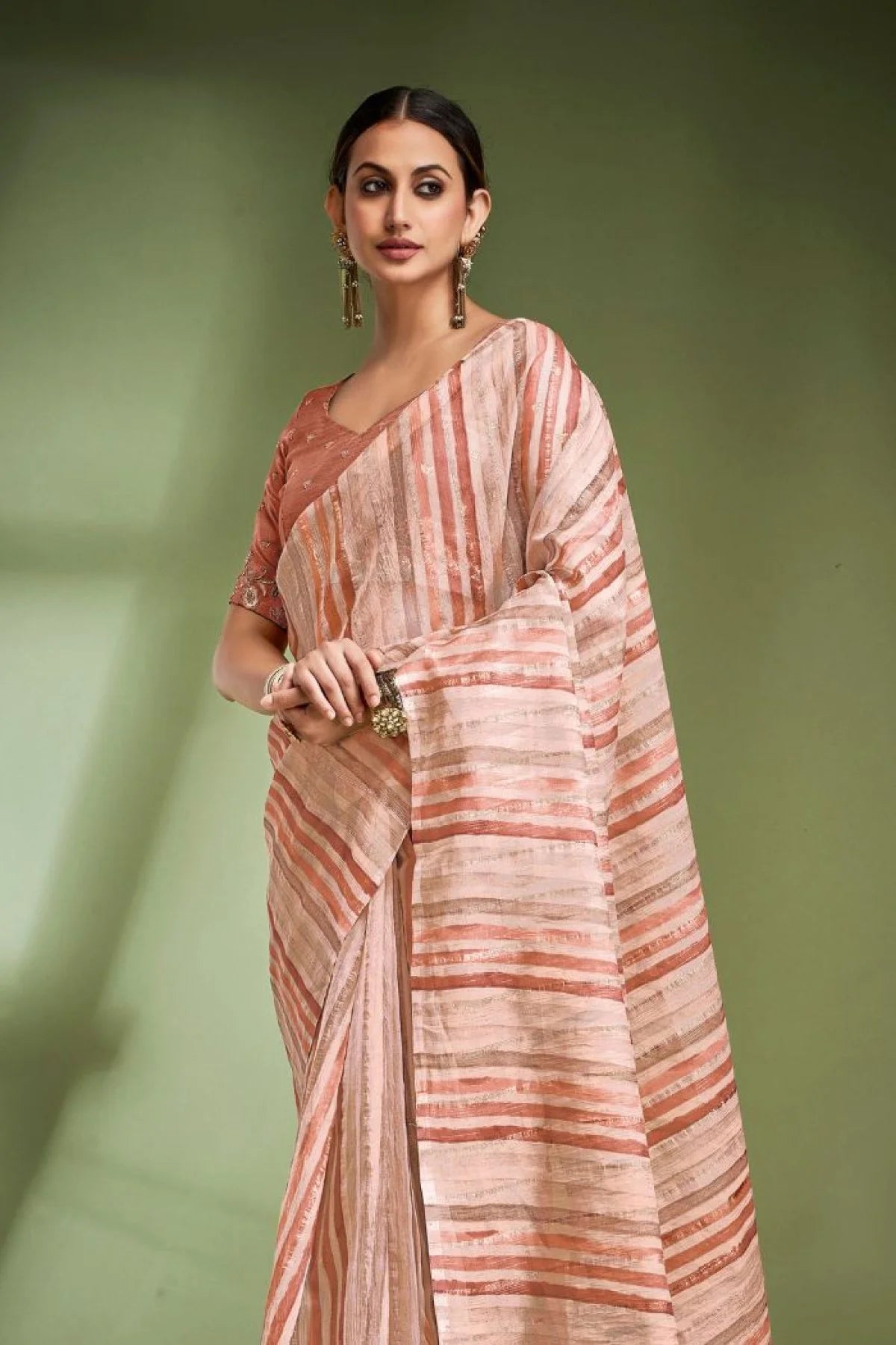 Tissue Based Crushed Wedding Saree with Contrast Hand Work Designer Blouse