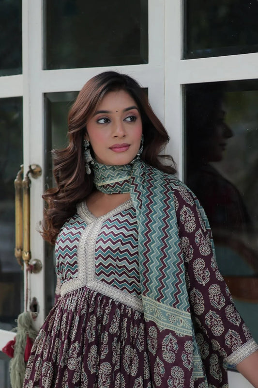 Elegant Side Cut Pure Cotton Kurti Set with Dupatta 3PC Fully Stitched Summer Wear Ready to Wear Collection for Bulk Available