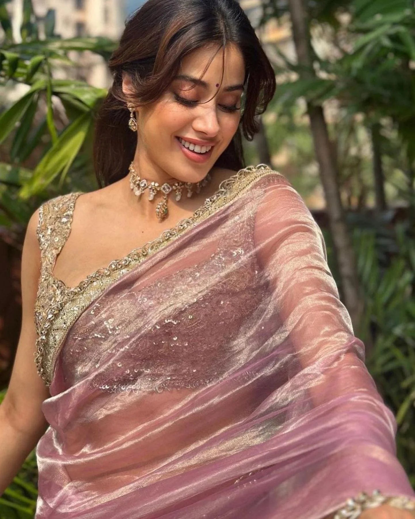 Soft Jimmy Chuu With Lace Border Saree