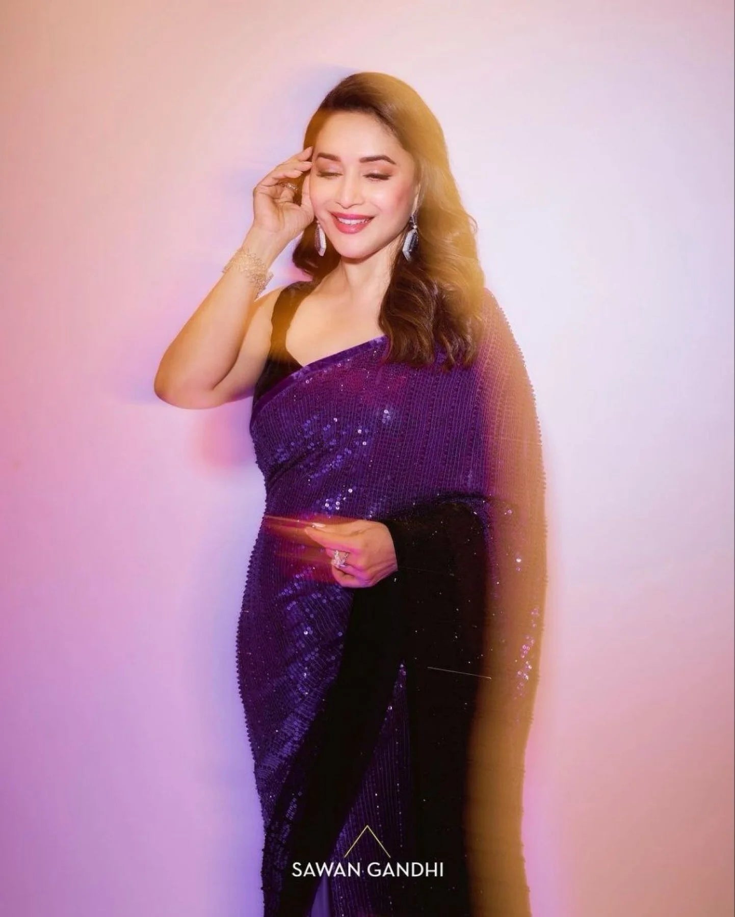 Madhuri Dixit Beautiful Hevay Georgette Saree