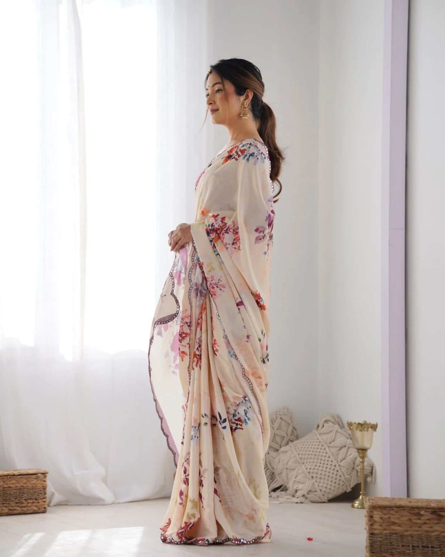 Flower Design Digital Chinnon Saree with Contrast Mirror Lace Trendy Floral Fashion at Factory Price
