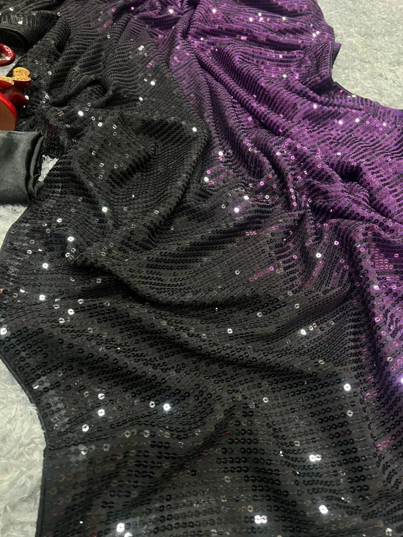 Madhuri Dixit Beautiful Hevay Georgette Saree