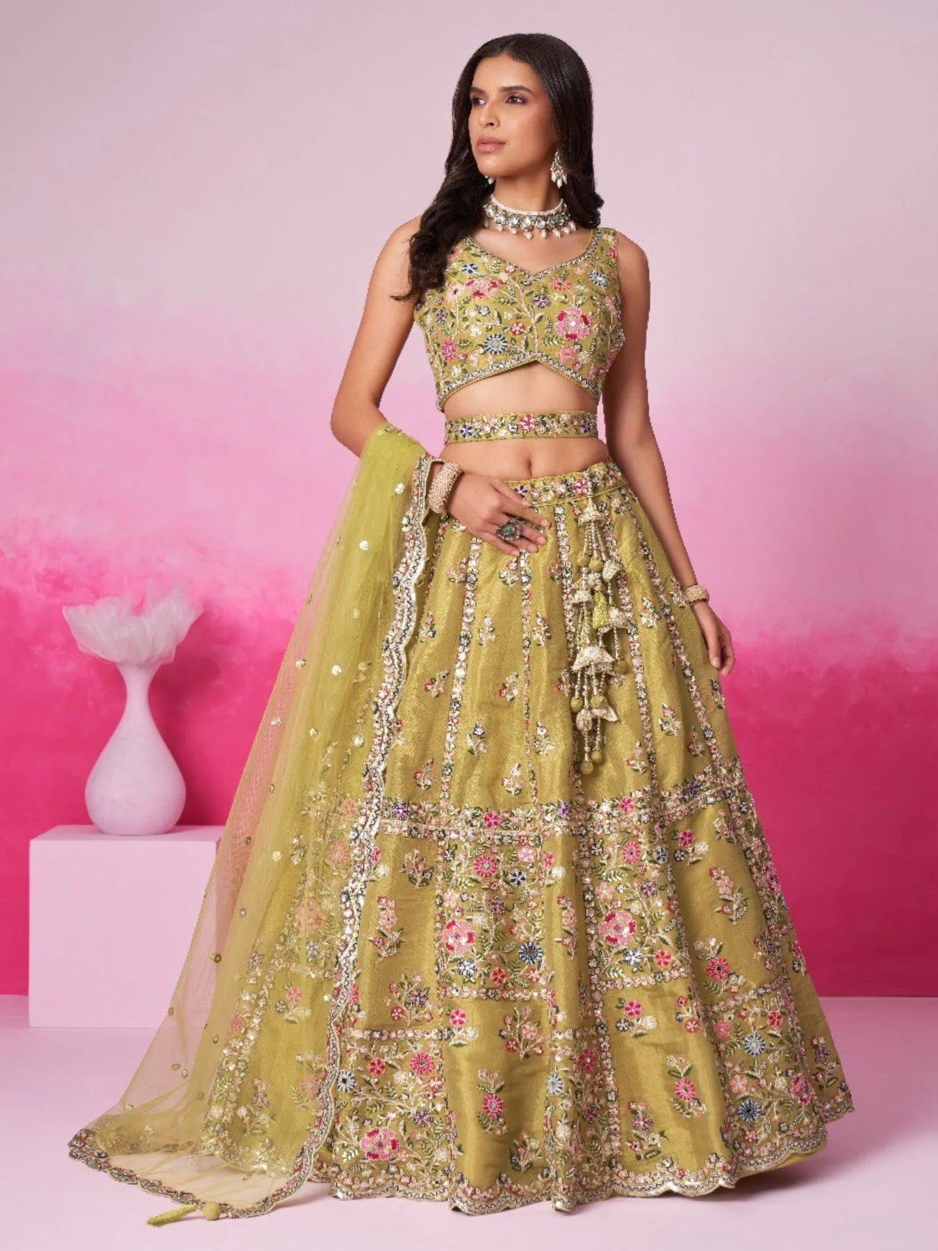 Luxurious Banarasi Bridal Lehenga for Festive Wedding Wear Designer Lehenga manufacturer Supplier from Surat