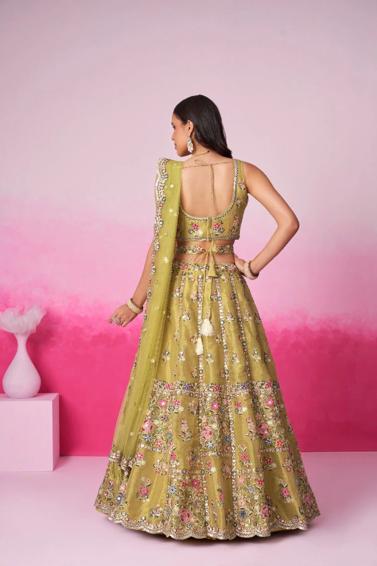 Luxurious Banarasi Bridal Lehenga for Festive Wedding Wear Designer Lehenga manufacturer Supplier from Surat