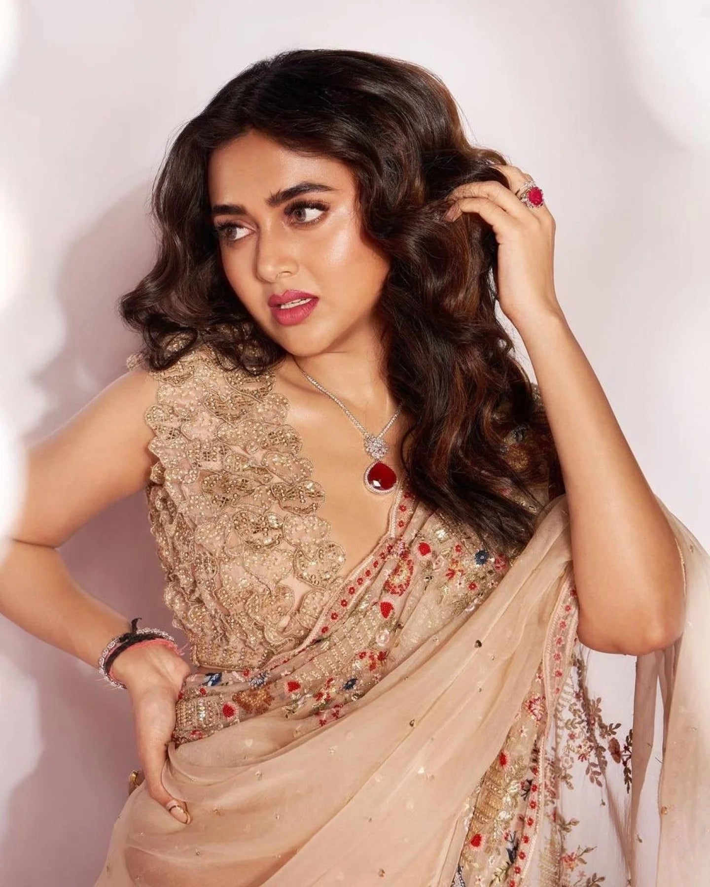 Launching new superhit trending embroidered saree