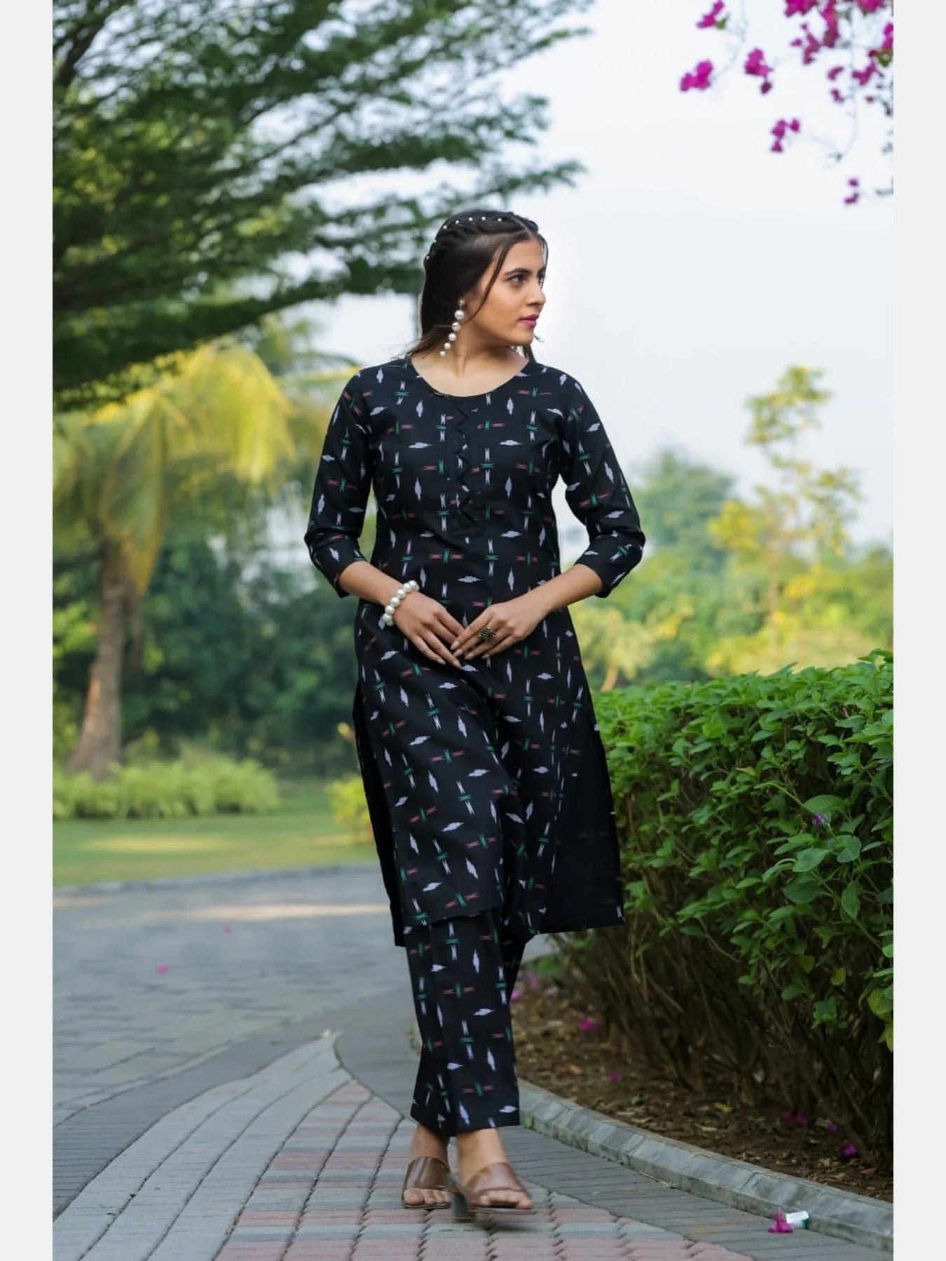 Women Cotton Blend Digital Print Kurta With Pant Set