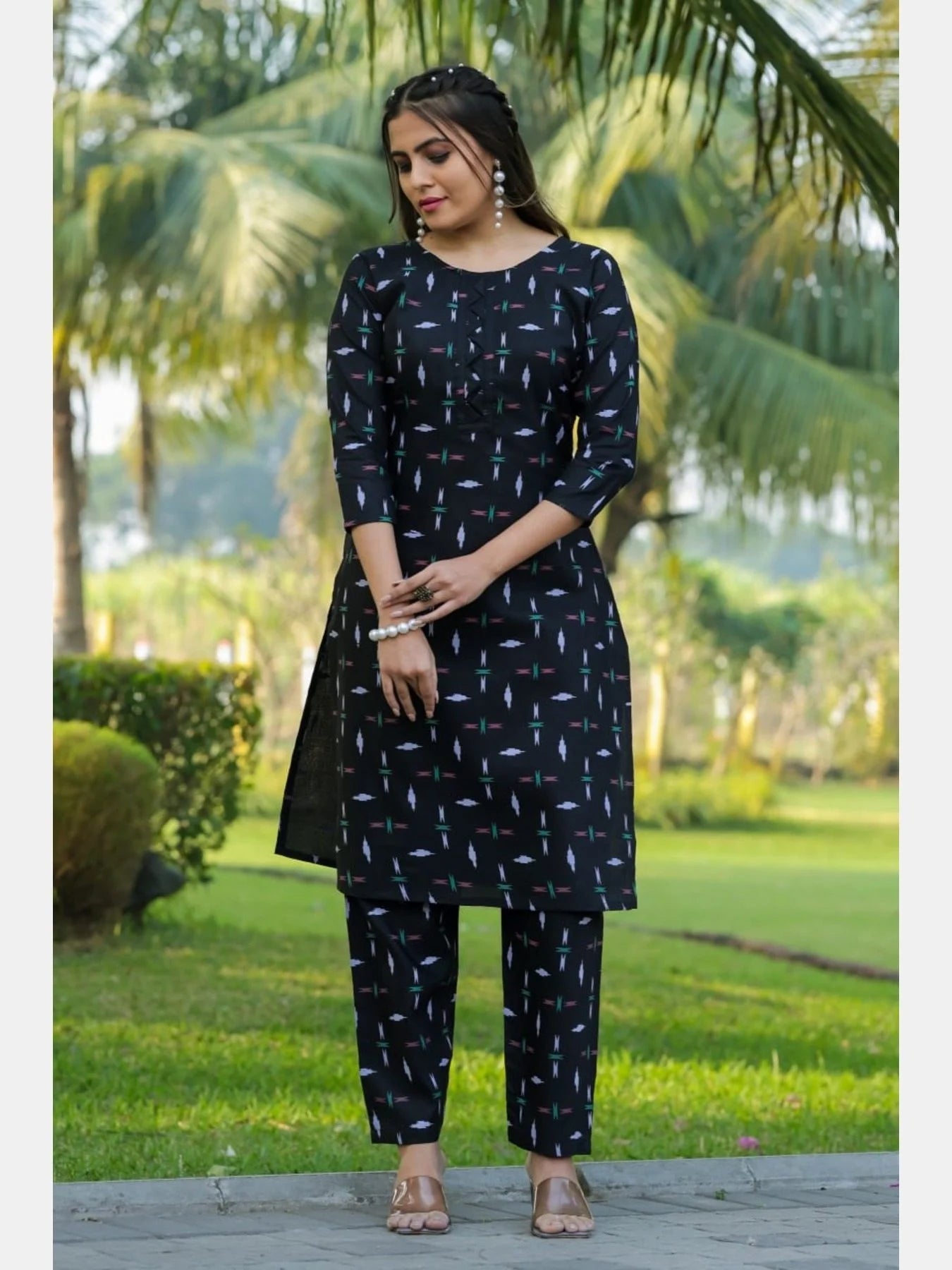 Women Cotton Blend Digital Print Kurta With Pant Set