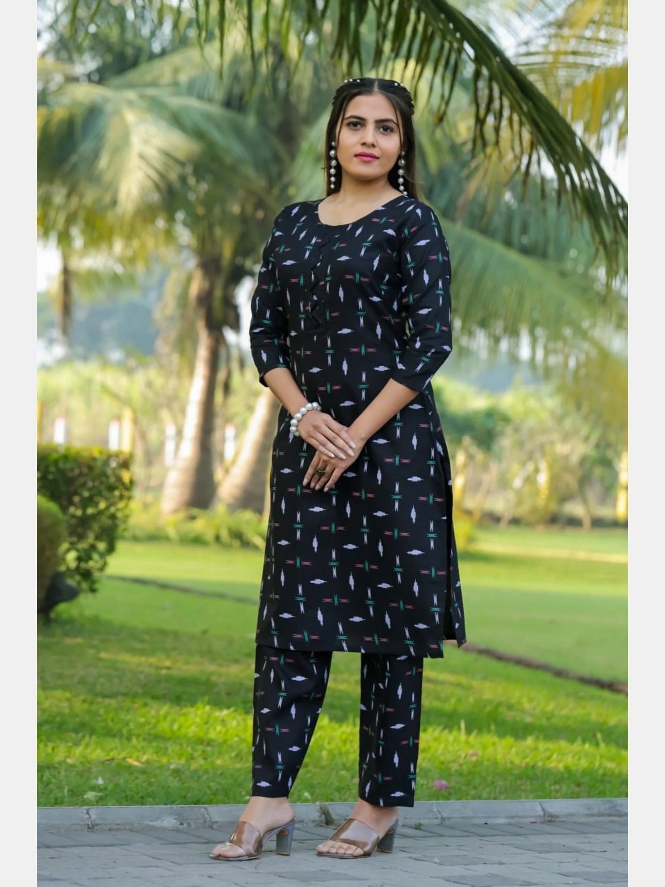 Women Cotton Blend Digital Print Kurta With Pant Set